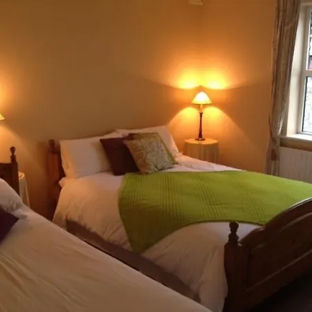 بيت ضيافة Killary House *