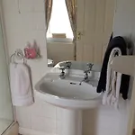 招待所 Killary House