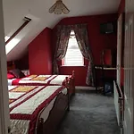 招待所 Killary House
